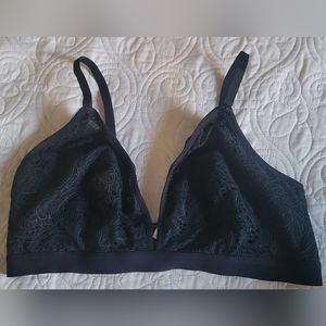 NWOT Lively Palm Jet Black Lace Busty Bralette